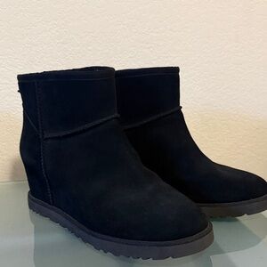 UGG Woman’s classic Femme Wedge Hidden Platform Suede Midnight Ankle Boots